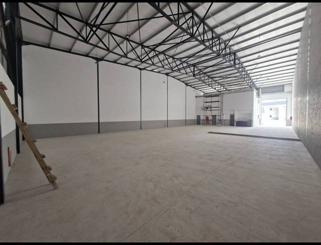 565M² WAREHOUSE TO LET IN STIKLAND INDUSTRIAL